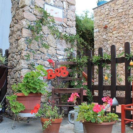 Bed and Breakfast Segni E Impronta Finale Ligure Exterior foto