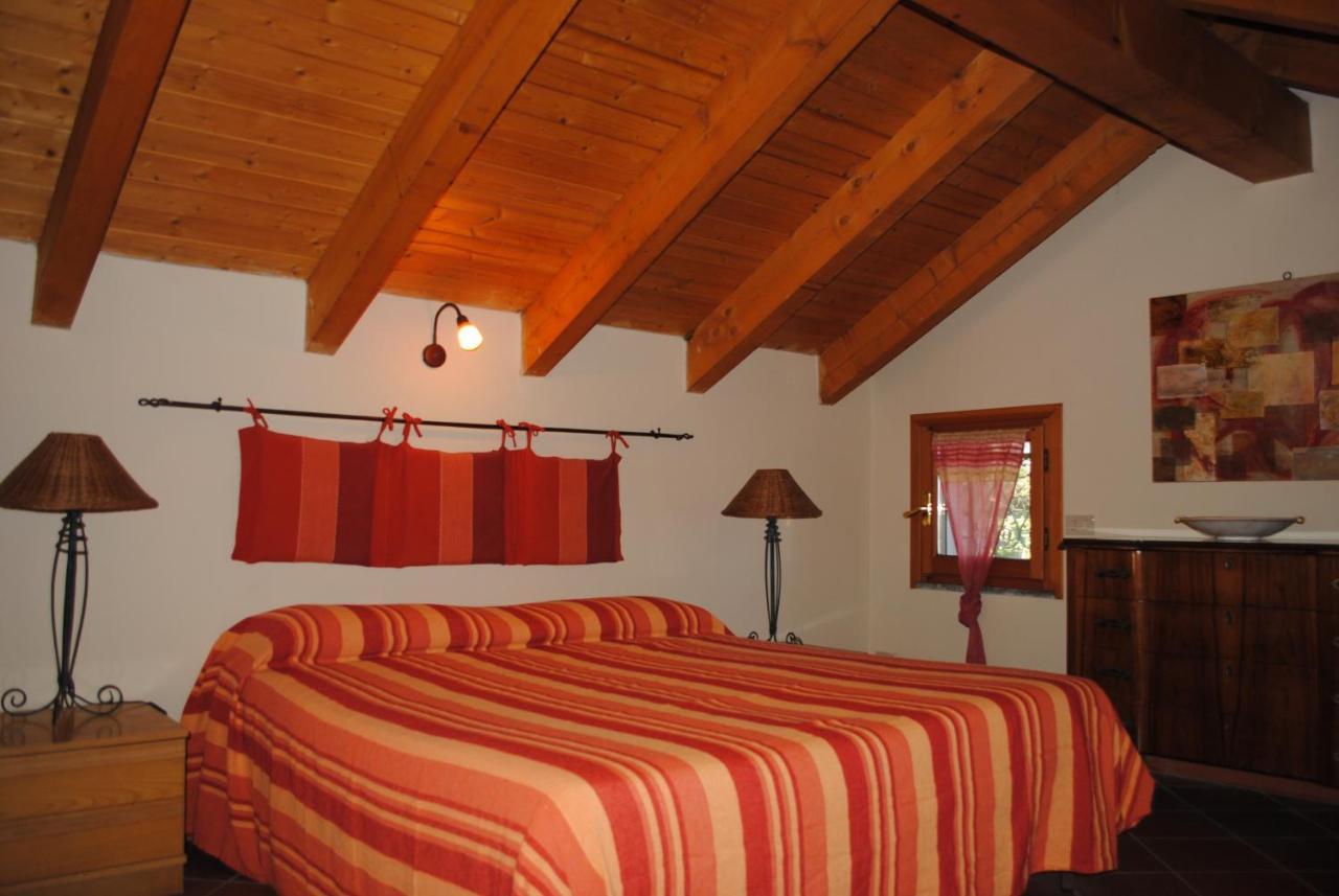 Bed and Breakfast Segni E Impronta Finale Ligure Zimmer foto